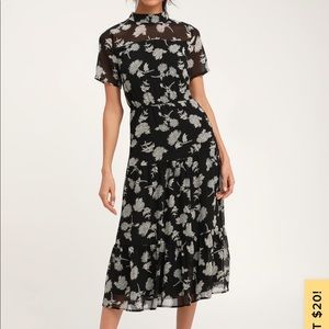 NWT Lulus Black Floral Print Midi Dress